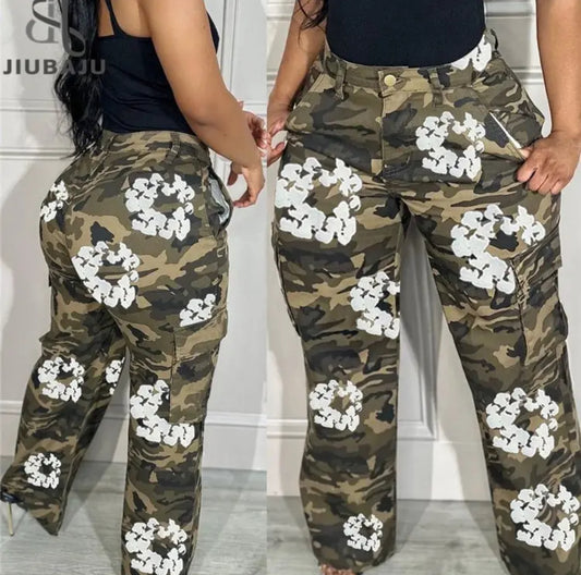 Pantalón camuflaje con flores